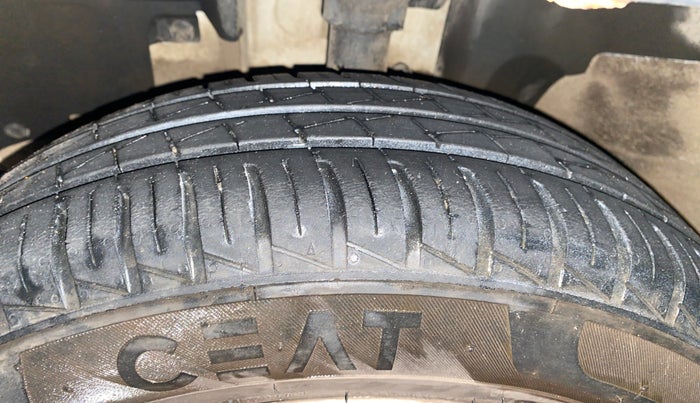 2020 Renault Kwid RXL, Petrol, Manual, 74,991 km, Left Front Tyre Tread