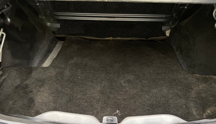 2013 Mahindra Verito 1.5 D4, Diesel, Manual, 1,27,281 km, Boot Inside