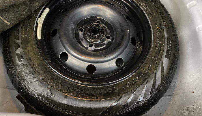 2013 Mahindra Verito 1.5 D4, Diesel, Manual, 1,27,281 km, Spare Tyre