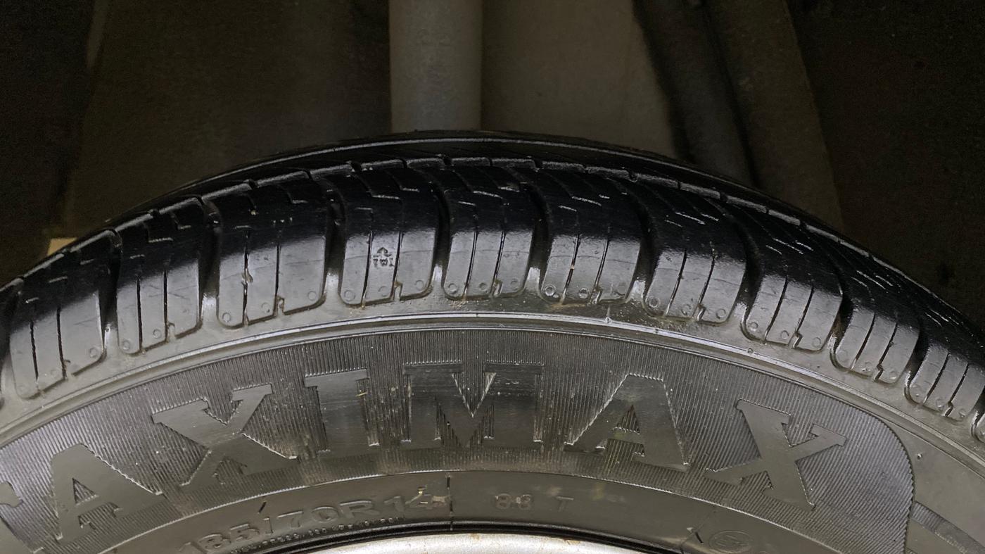 2013 Mahindra Verito 1.5 D4, Diesel, Manual, 1,27,378 km, Right Rear Tyre Tread