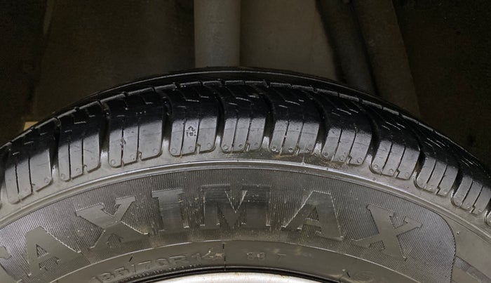 2013 Mahindra Verito 1.5 D4, Diesel, Manual, 1,27,281 km, Right Rear Tyre Tread