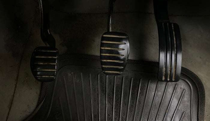 2013 Mahindra Verito 1.5 D4, Diesel, Manual, 1,27,281 km, Pedals