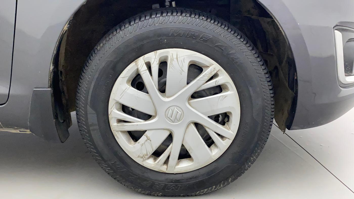 2015 Maruti Swift VXI, Petrol, Manual, 41,732 km, Right Front Wheel