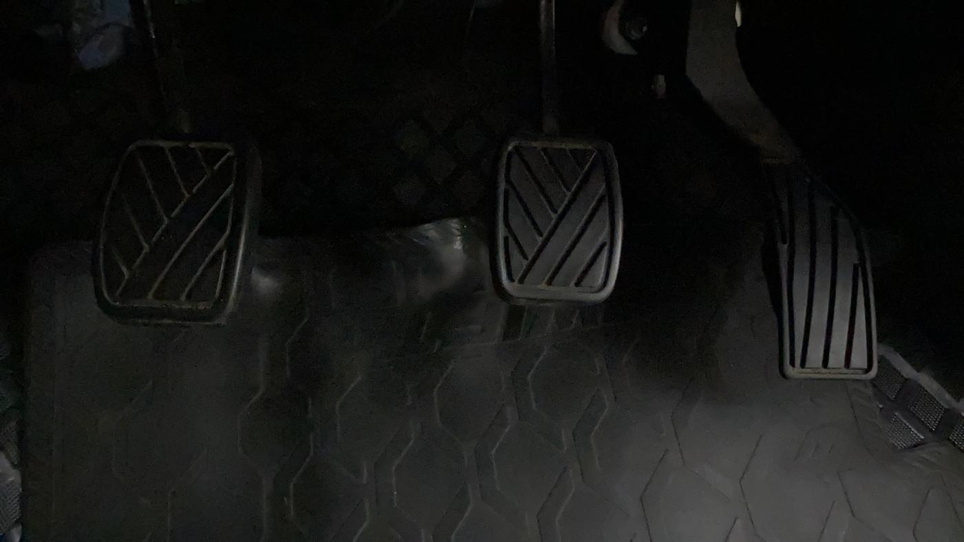2015 Maruti Swift VXI, Petrol, Manual, 41,732 km, Pedals