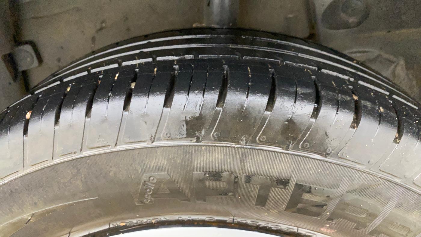 2021 Renault Duster RXS 1.5 PETROL MT, Petrol, Manual, 67,909 km, Left Rear Tyre Tread