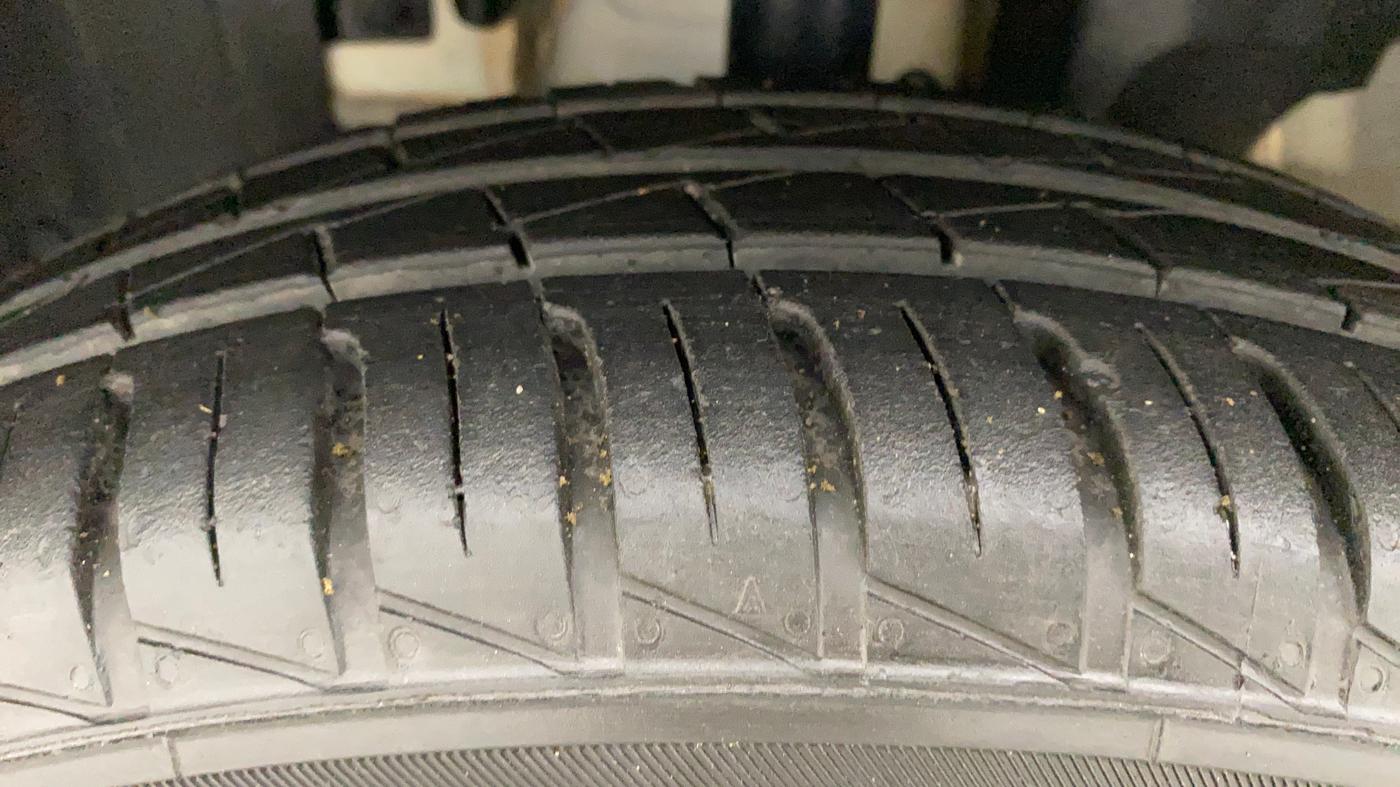 2023 Renault Kwid RXT 1.0, Petrol, Manual, 4,179 km, Left Front Tyre Tread