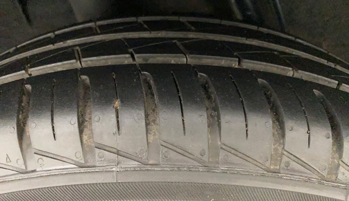 2023 Renault Kwid RXT 1.0, Petrol, Manual, 4,179 km, Right Rear Tyre Tread