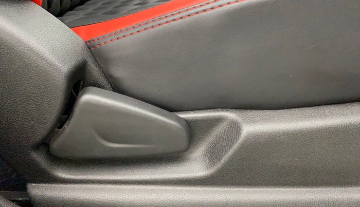 2023 Renault Kwid RXT 1.0, Petrol, Manual, 4,179 km, Driver Side Adjustment Panel