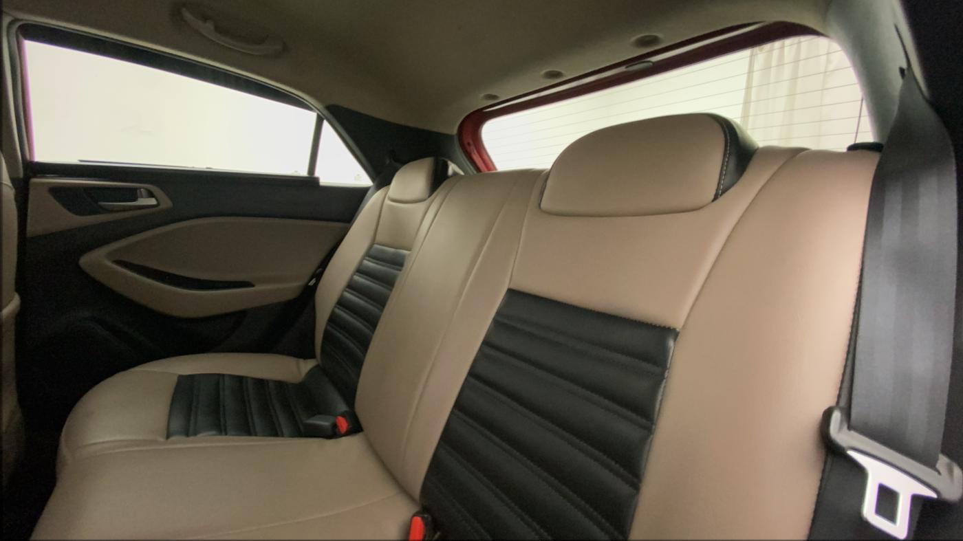 2016 Hyundai Elite i20 SPORTZ 1.2, Petrol, Manual, 29,420 km, Right Side Rear Door Cabin