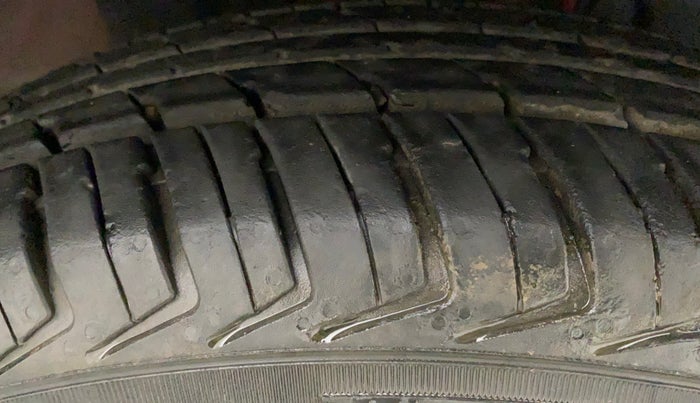 2019 Renault Kwid RXT 1.0, Petrol, Manual, 50,023 km, Right Front Tyre Tread