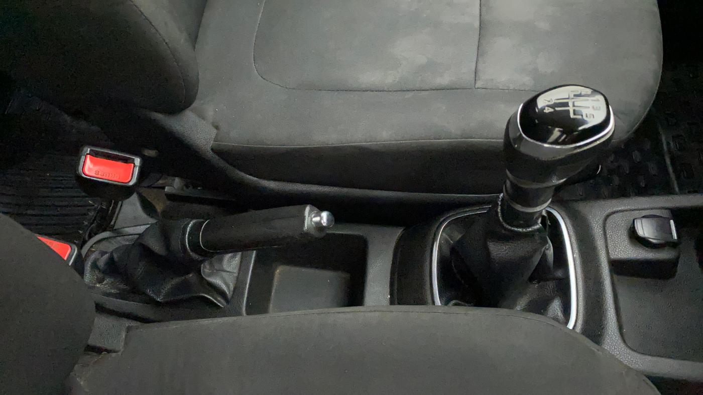 2019 Renault Kwid RXT 1.0, Petrol, Manual, 50,023 km, Gear Lever