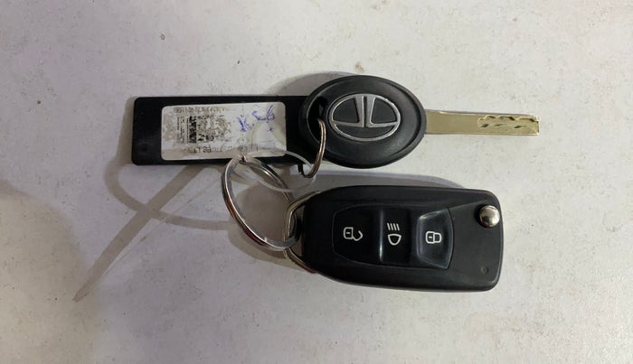 2020 Tata Tiago XZ PLUS PETROL, Petrol, Manual, 92,449 km, Key Close Up