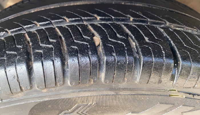 2017 Hyundai Grand i10 MAGNA 1.2 KAPPA VTVT, Petrol, Manual, 80,952 km, Left Front Tyre Tread