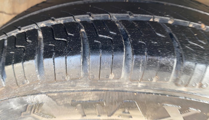 2017 Hyundai Grand i10 MAGNA 1.2 KAPPA VTVT, Petrol, Manual, 80,952 km, Right Front Tyre Tread