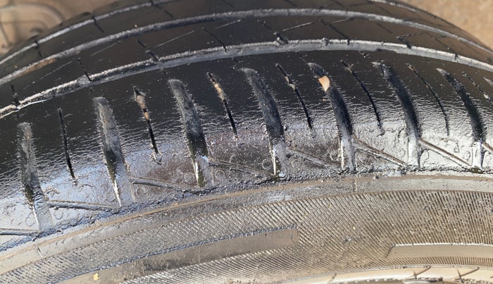 2017 Hyundai Grand i10 MAGNA 1.2 KAPPA VTVT, Petrol, Manual, 80,952 km, Right Rear Tyre Tread