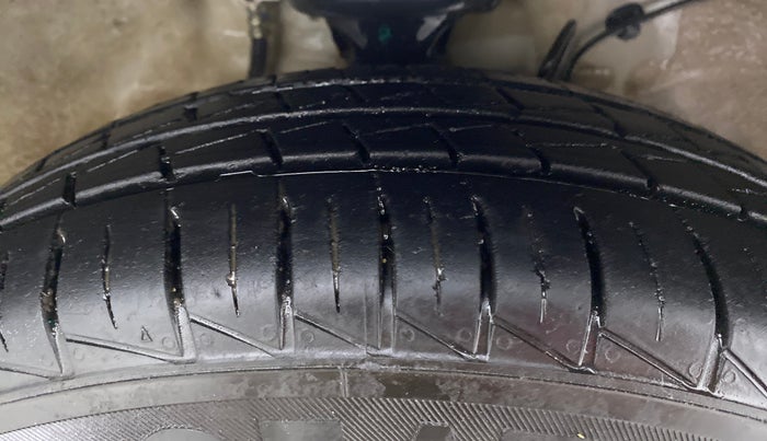2020 Maruti Alto LXI, Petrol, Manual, 31,926 km, Right Front Tyre Tread