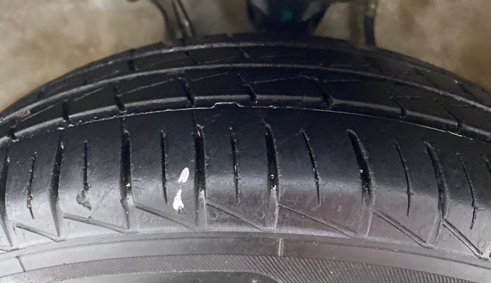 2020 Maruti Alto LXI, Petrol, Manual, 31,926 km, Left Front Tyre Tread