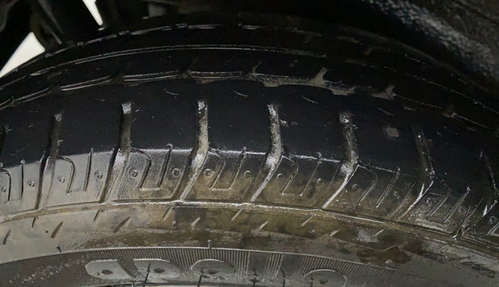 2017 Maruti Wagon R 1.0 LXI CNG, CNG, Manual, 82,703 km, Right Front Tyre Tread