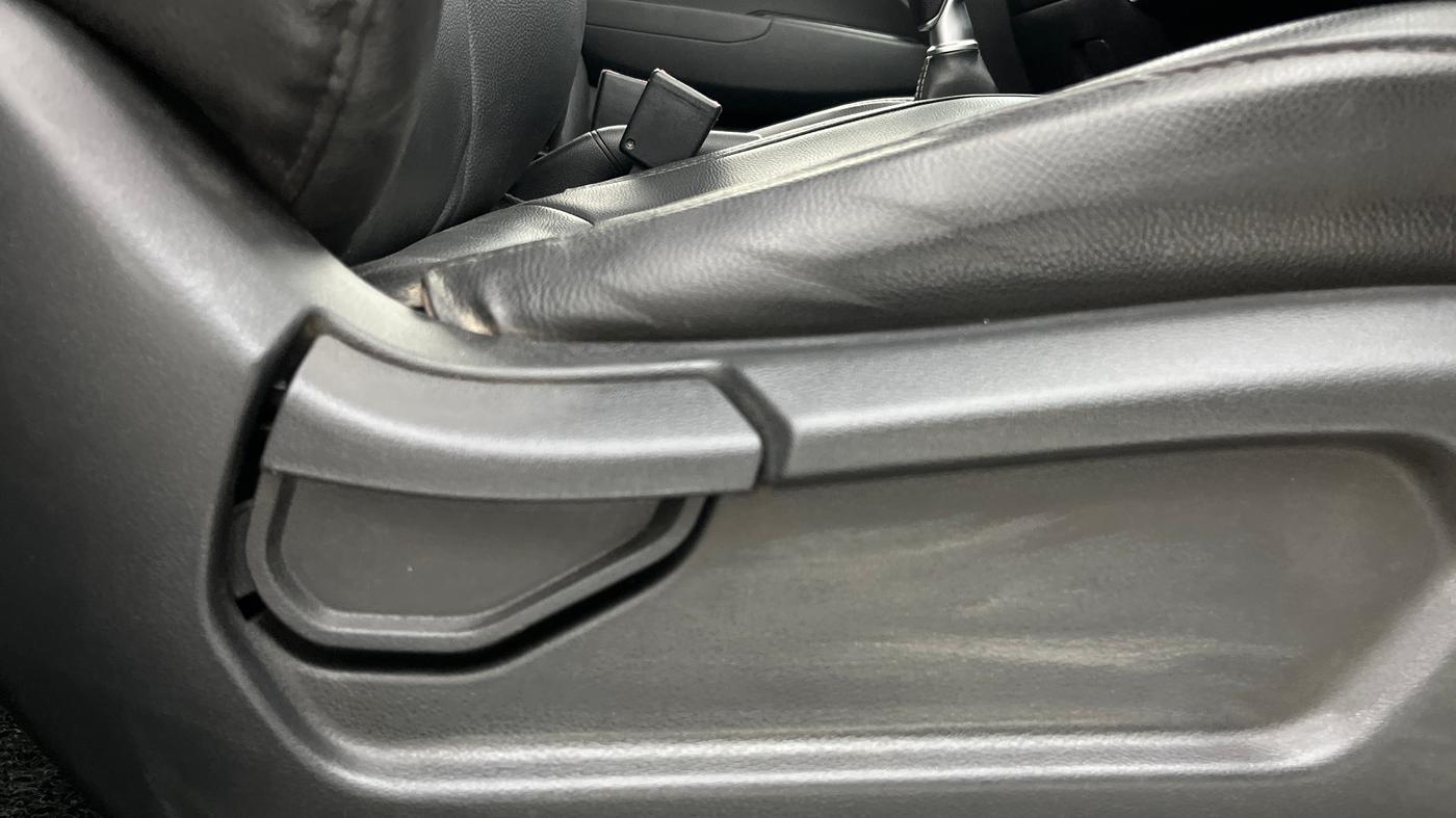 2020 Hyundai VENUE S 1.0 TURBO MT, Petrol, Manual, 65,045 km, Driver Side Adjustment Panel