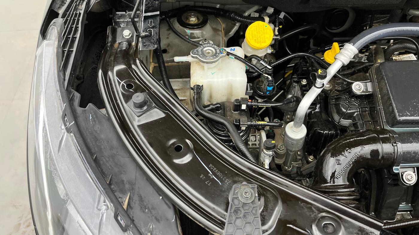 2025 Nissan MAGNITE Visia Plus B4D 1.0 Petrol MT, Petrol, Manual, 5,489 km, Engine View - Right