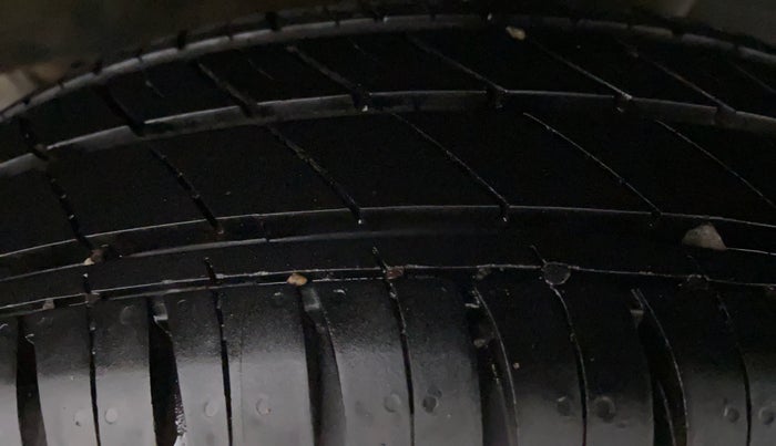 2021 Datsun Redi Go 1.0 T(O) AT, Petrol, Automatic, 1,824 km, Left Rear Tyre Tread
