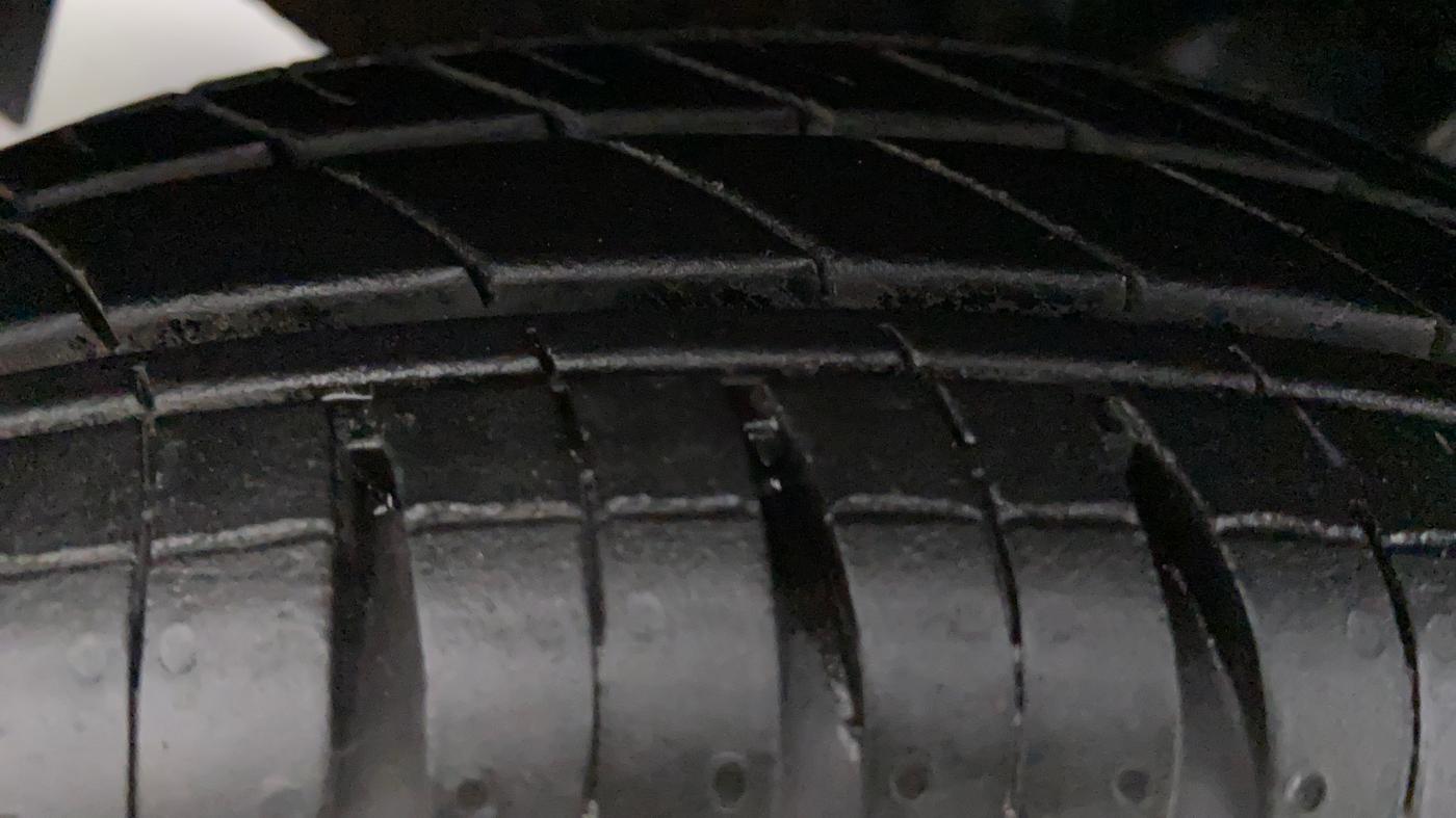 2021 Datsun Redi Go 1.0 T(O) AT, Petrol, Automatic, 1,824 km, Right Front Tyre Tread