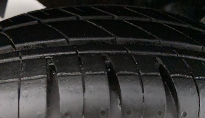 2021 Datsun Redi Go 1.0 T(O) AT, Petrol, Automatic, 1,824 km, Right Front Tyre Tread