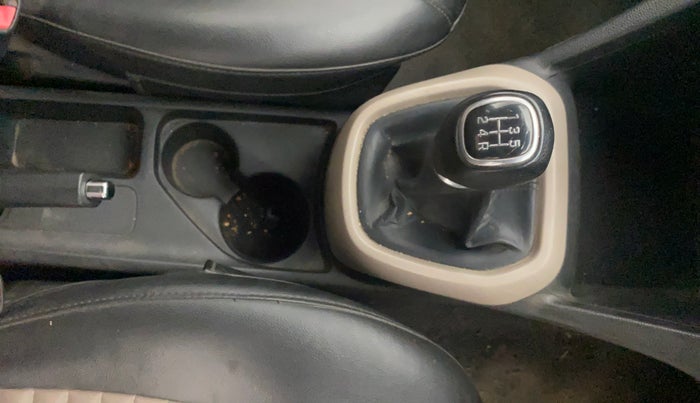 2015 Hyundai Grand i10 ASTA (O) 1.2 KAPPA VTVT, Petrol, Manual, 1,25,546 km, Gear Lever