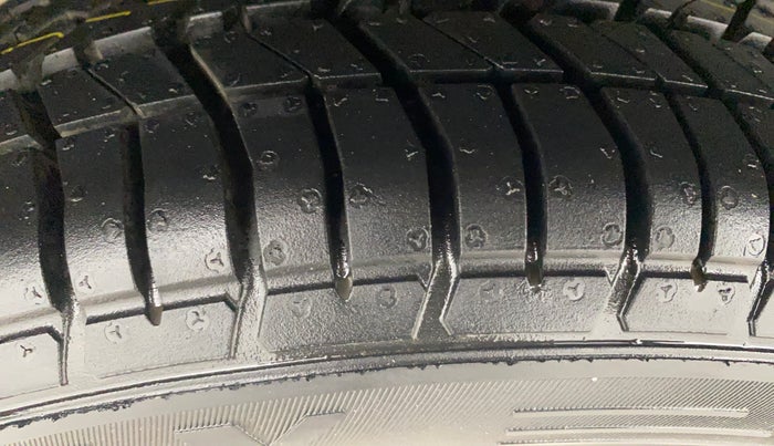 2015 Honda Amaze 1.2L I-VTEC S, Petrol, Manual, 61,235 km, Right Rear Tyre Tread