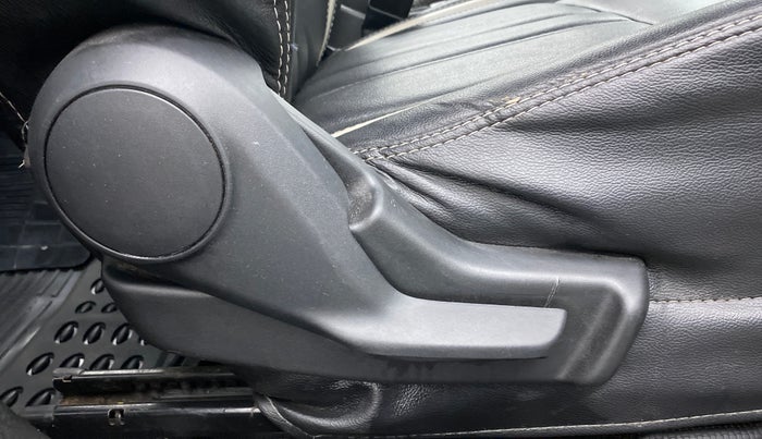 2017 Maruti Baleno DELTA PETROL 1.2, Petrol, Manual, 55,724 km, Driver Side Adjustment Panel