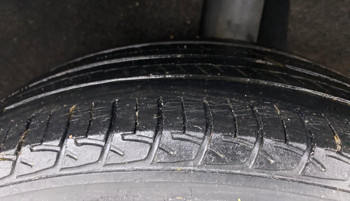 2017 Maruti Baleno DELTA PETROL 1.2, Petrol, Manual, 55,724 km, Left Rear Tyre Tread