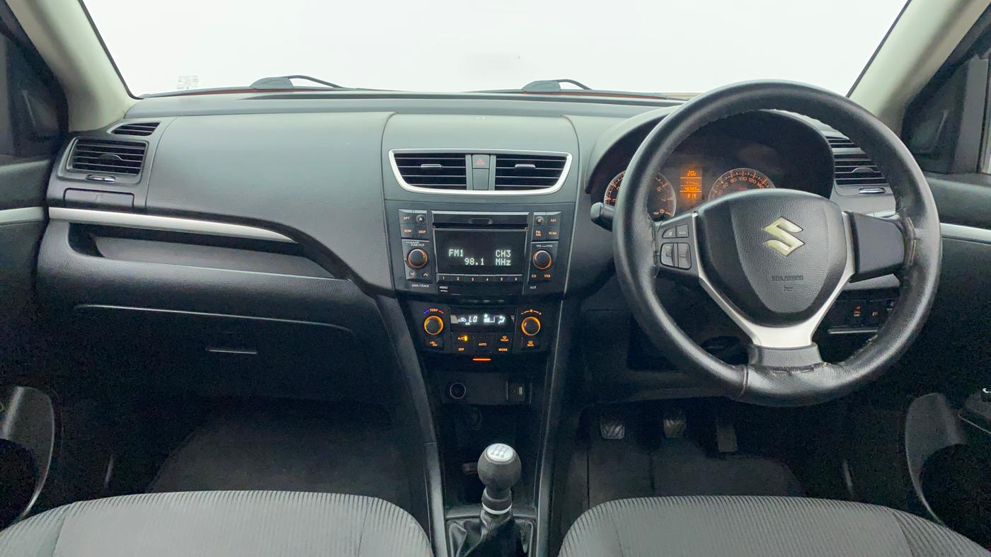 2013 Maruti Swift ZXI, Petrol, Manual, 46,565 km, Dashboard