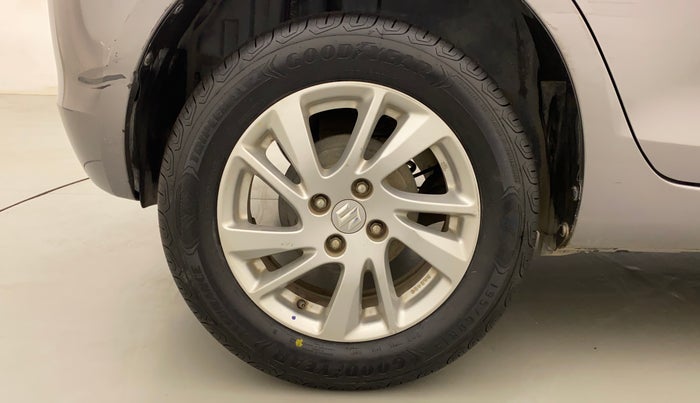 2013 Maruti Swift ZXI, Petrol, Manual, 46,565 km, Right Rear Wheel