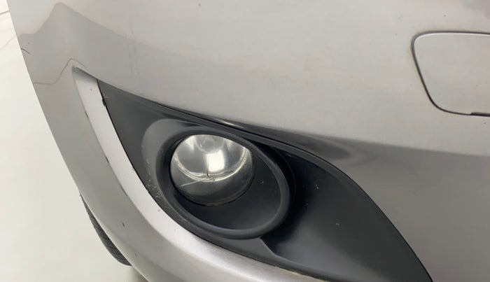2013 Maruti Swift ZXI, Petrol, Manual, 46,565 km, Right fog light - Minor damage
