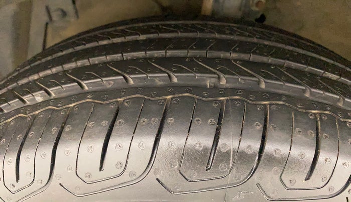2013 Maruti Swift ZXI, Petrol, Manual, 46,565 km, Left Front Tyre Tread