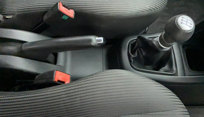 2013 Maruti Swift ZXI, Petrol, Manual, 46,565 km, Gear Lever