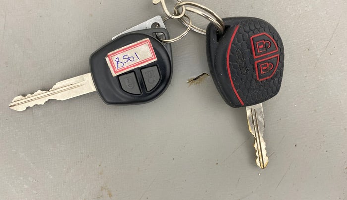 2019 Maruti Swift VXI, Petrol, Manual, 62,837 km, Key Close Up