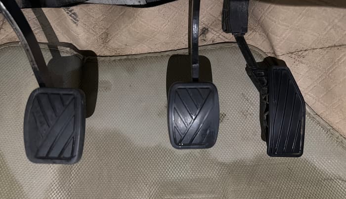 2020 Maruti Ertiga VXI CNG, CNG, Manual, 56,481 km, Pedals