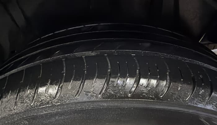 2020 Maruti Ertiga VXI CNG, CNG, Manual, 56,481 km, Left Rear Tyre Tread