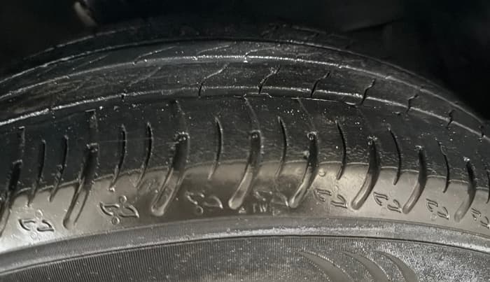 2020 Maruti Ertiga VXI CNG, CNG, Manual, 56,481 km, Right Front Tyre Tread