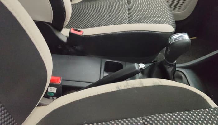 2022 Renault TRIBER RXZ AMT, Petrol, Automatic, 26,026 km, Gear Lever