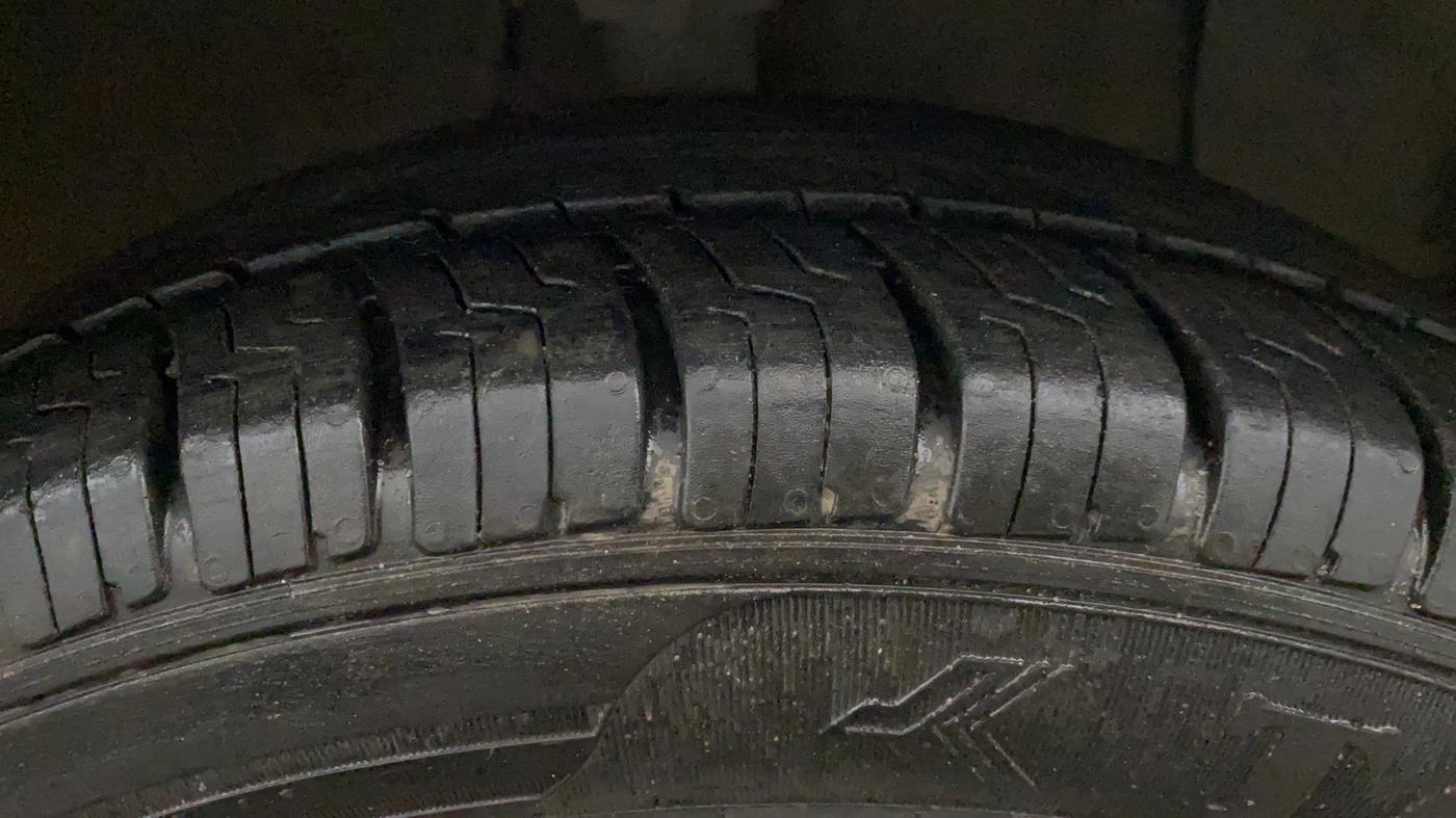 2019 Hyundai Grand i10 SPORTZ 1.2 KAPPA VTVT, Petrol, Manual, 46,368 km, Right Front Tyre Tread