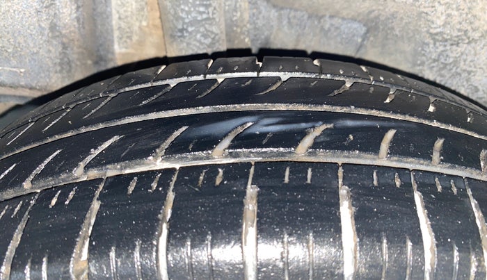 2020 Maruti Swift VXI, Petrol, Manual, 1,08,286 km, Right Rear Tyre Tread
