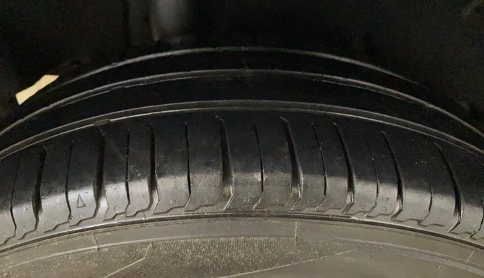 2019 Maruti Baleno DELTA PETROL 1.2, Petrol, Manual, 83,754 km, Right Rear Tyre Tread