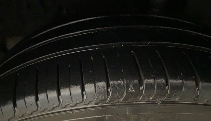 2019 Maruti Baleno DELTA PETROL 1.2, Petrol, Manual, 83,754 km, Left Rear Tyre Tread