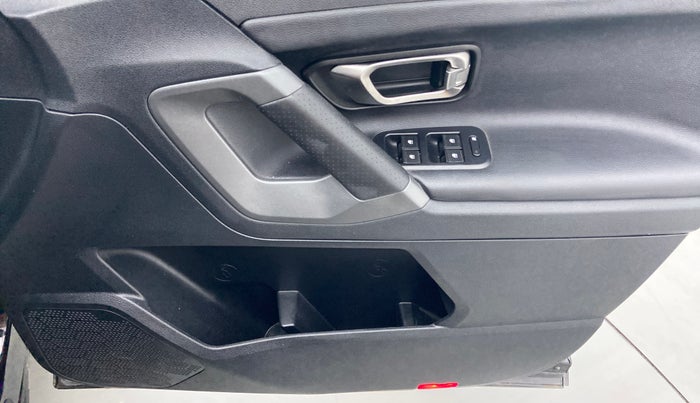2021 Tata Harrier XZA+ DARK EDITION, Diesel, Automatic, 19,740 km, Driver Side Door Panels Control