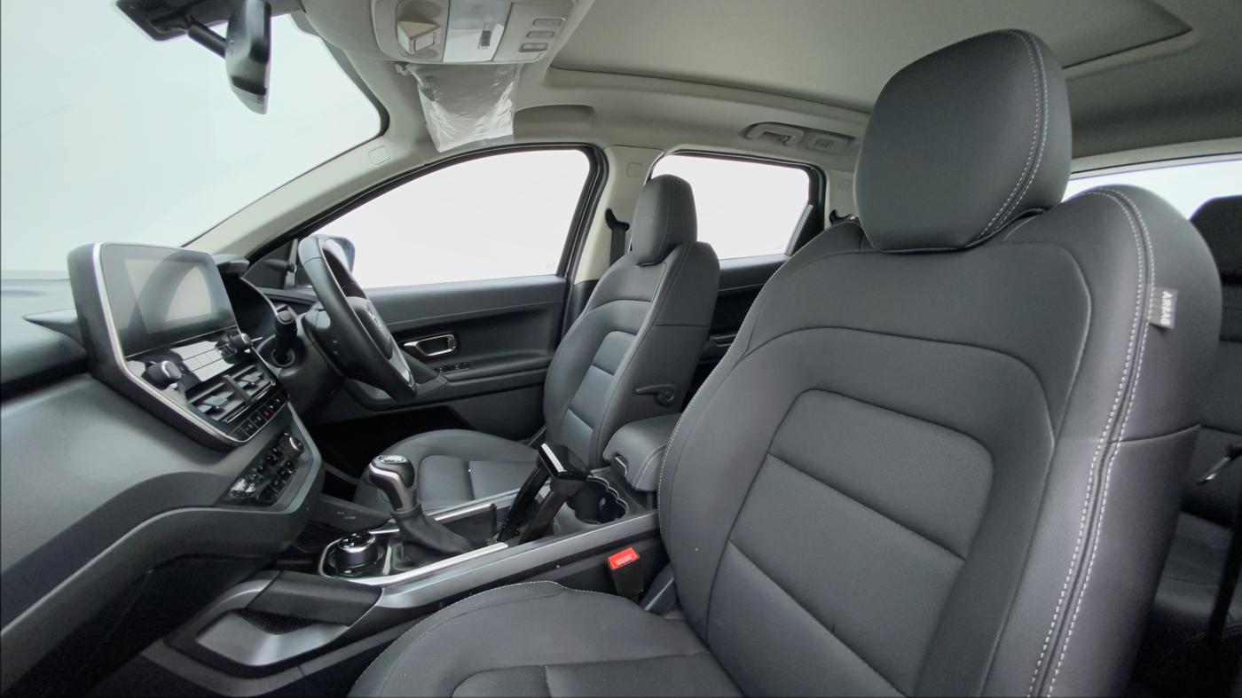 2021 Tata Harrier XZA+ DARK EDITION, Diesel, Automatic, 19,740 km, Right Side Front Door Cabin
