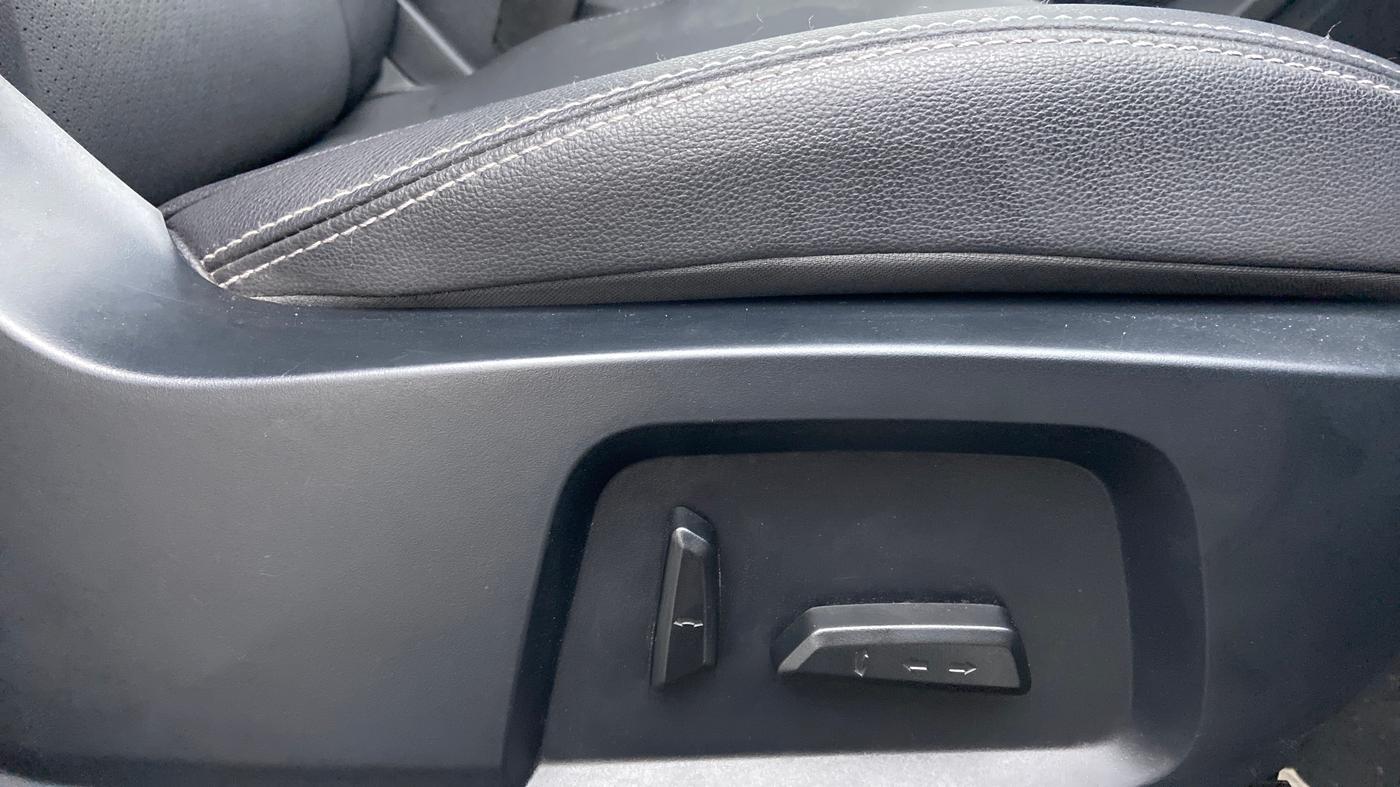 2021 Tata Harrier XZA+ DARK EDITION, Diesel, Automatic, 19,740 km, Driver Side Adjustment Panel