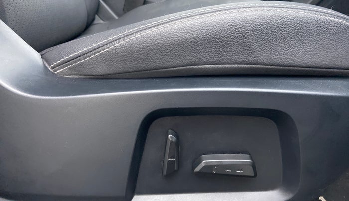 2021 Tata Harrier XZA+ DARK EDITION, Diesel, Automatic, 19,740 km, Driver Side Adjustment Panel