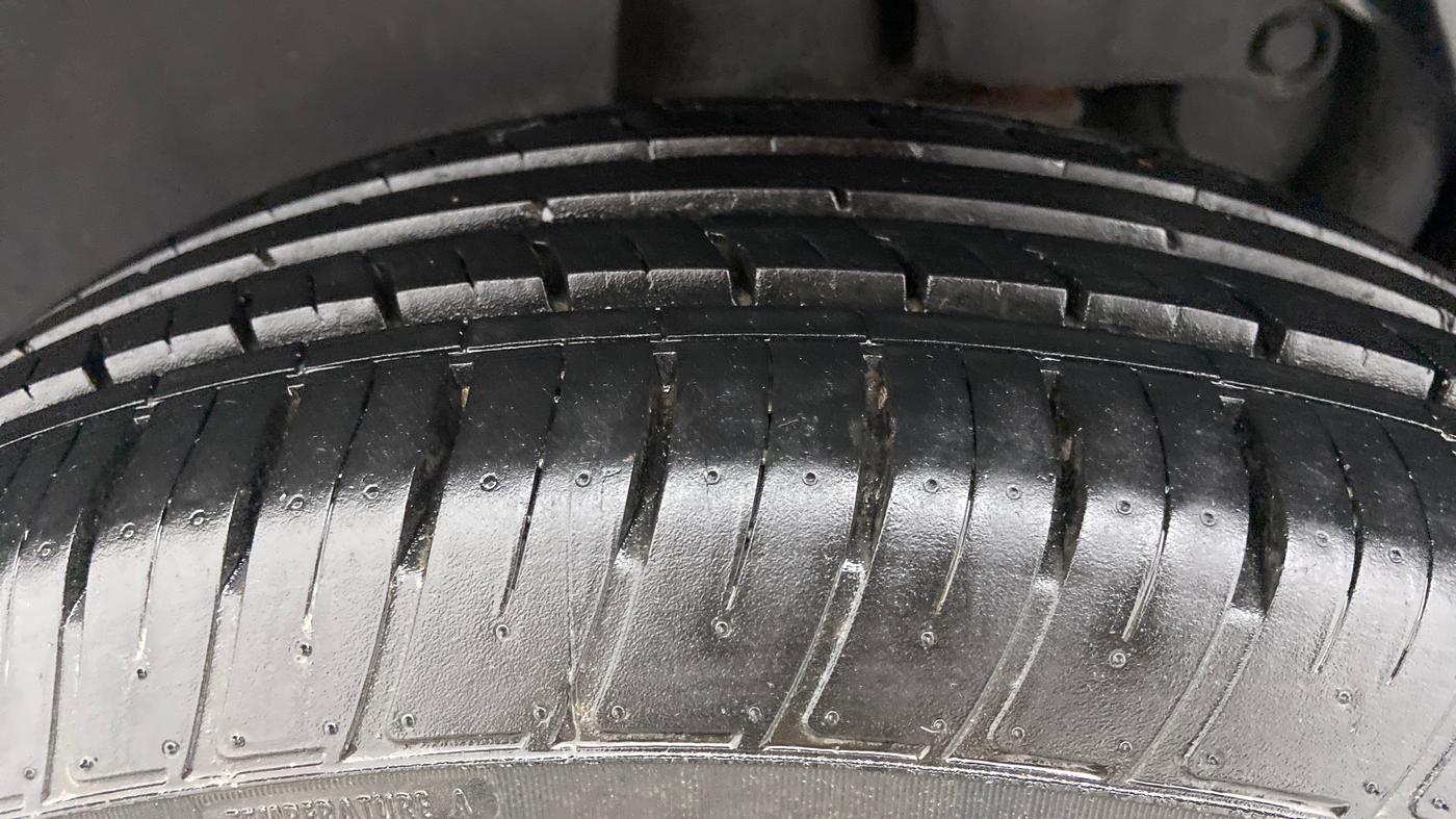 2021 Tata Harrier XZA+ DARK EDITION, Diesel, Automatic, 19,740 km, Right Rear Tyre Tread